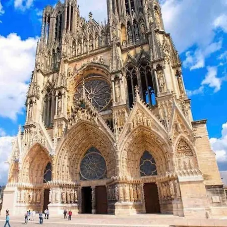 Le « belle Tour » Proche Cathedrale Apartamento